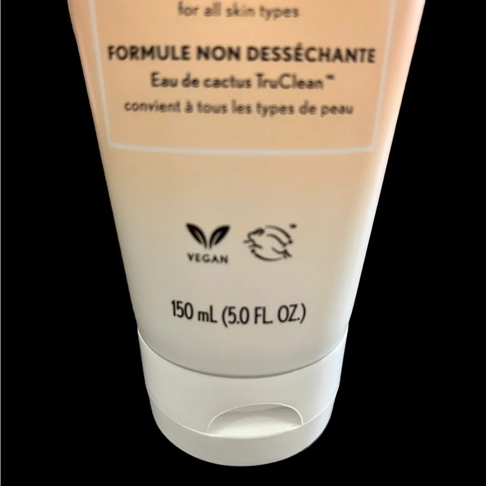 Covergirl Hydrating‎ Cream Cleanser Brand New
